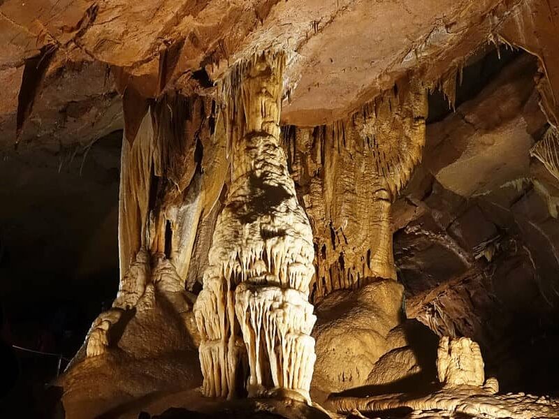 entrée de la grotte de Županova