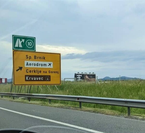 Sortie d'autoroute Slovénie